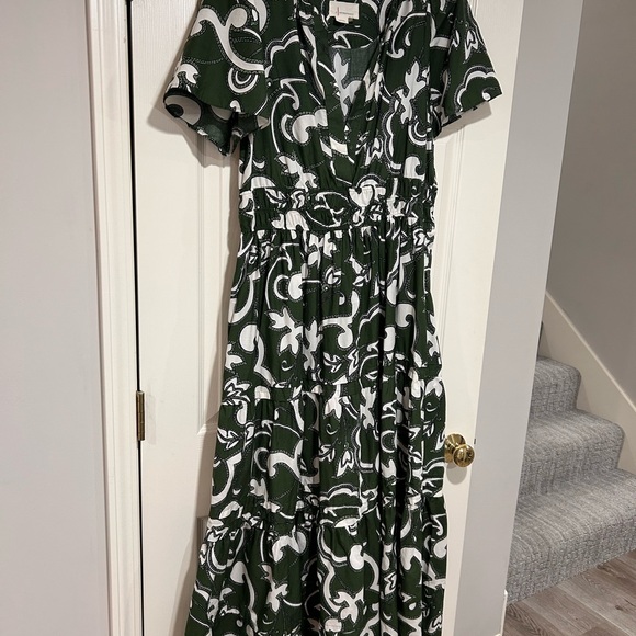 Anthropologie Dresses & Skirts - Anthropologie Green and White Maxi Dress